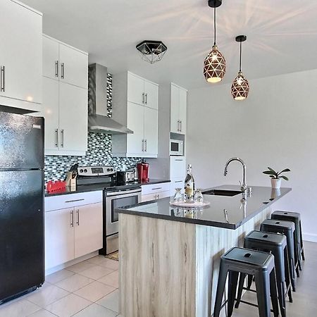 Good Vibes Only -Modern And Spacious 2 Bedroom Condo 4 Beds Free Parking, Gym Québec Esterno foto