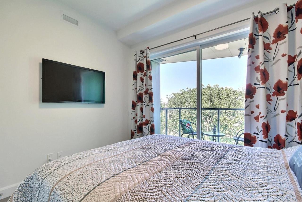 Good Vibes Only -Modern And Spacious 2 Bedroom Condo 4 Beds Free Parking, Gym Québec Esterno foto