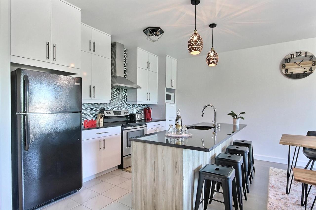Good Vibes Only -Modern And Spacious 2 Bedroom Condo 4 Beds Free Parking, Gym Québec Esterno foto